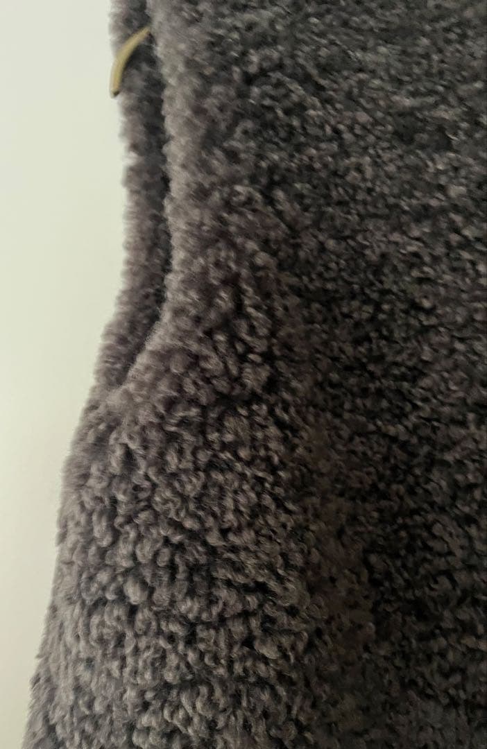 カレンソロジー　リバーキルトファーベスト