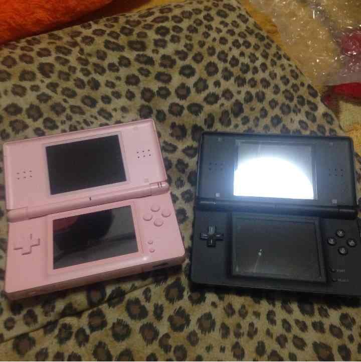 DS lite 本体2台(ピンク,ブラック) 充電器 2本