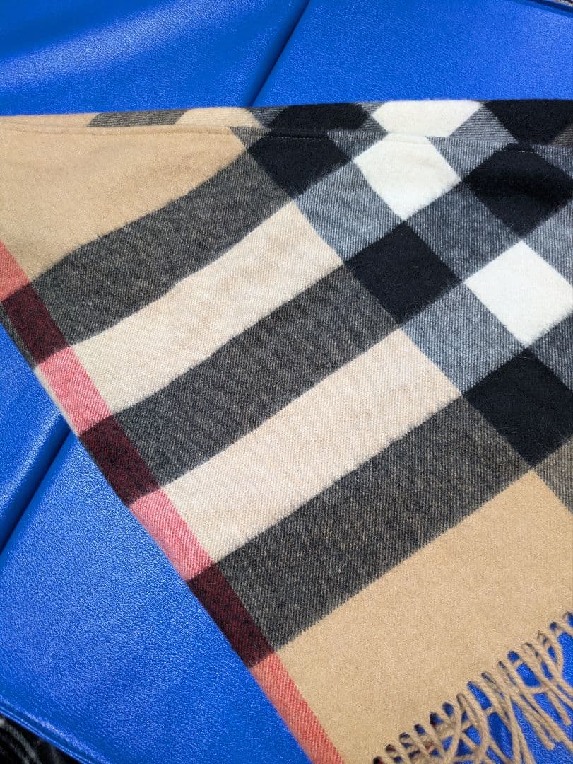 バーバリ　未使用カシミヤ100%マフラー三角