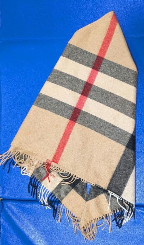 バーバリ　未使用カシミヤ100%マフラー三角