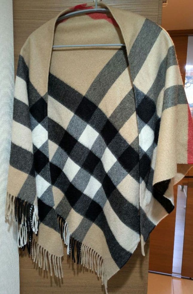 バーバリ　未使用カシミヤ100%マフラー三角