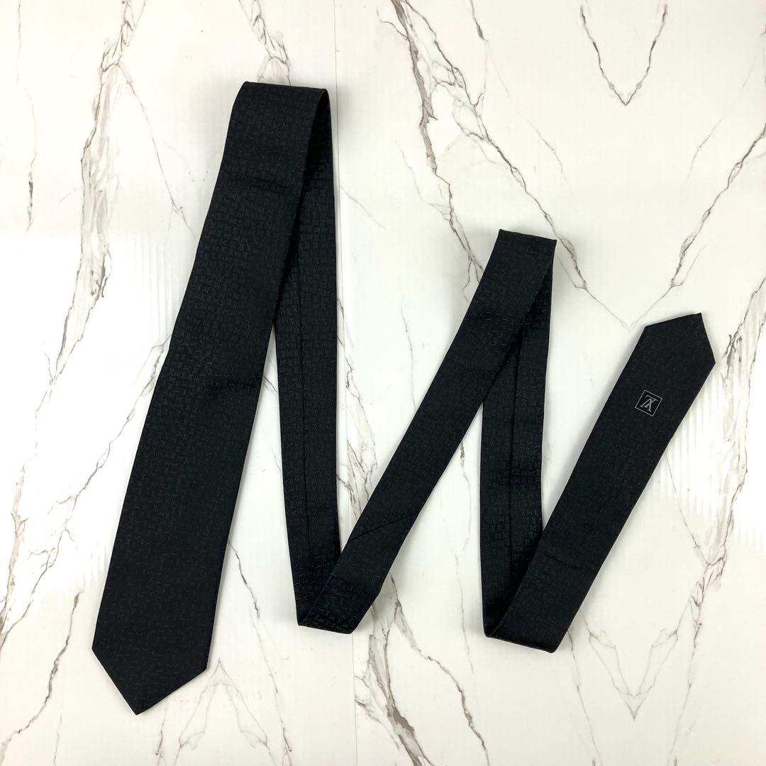 美品　ルイヴィトン　ネクタイ　LVイヴニング　ロゴ総柄　ソリッド　セッテピエゲ