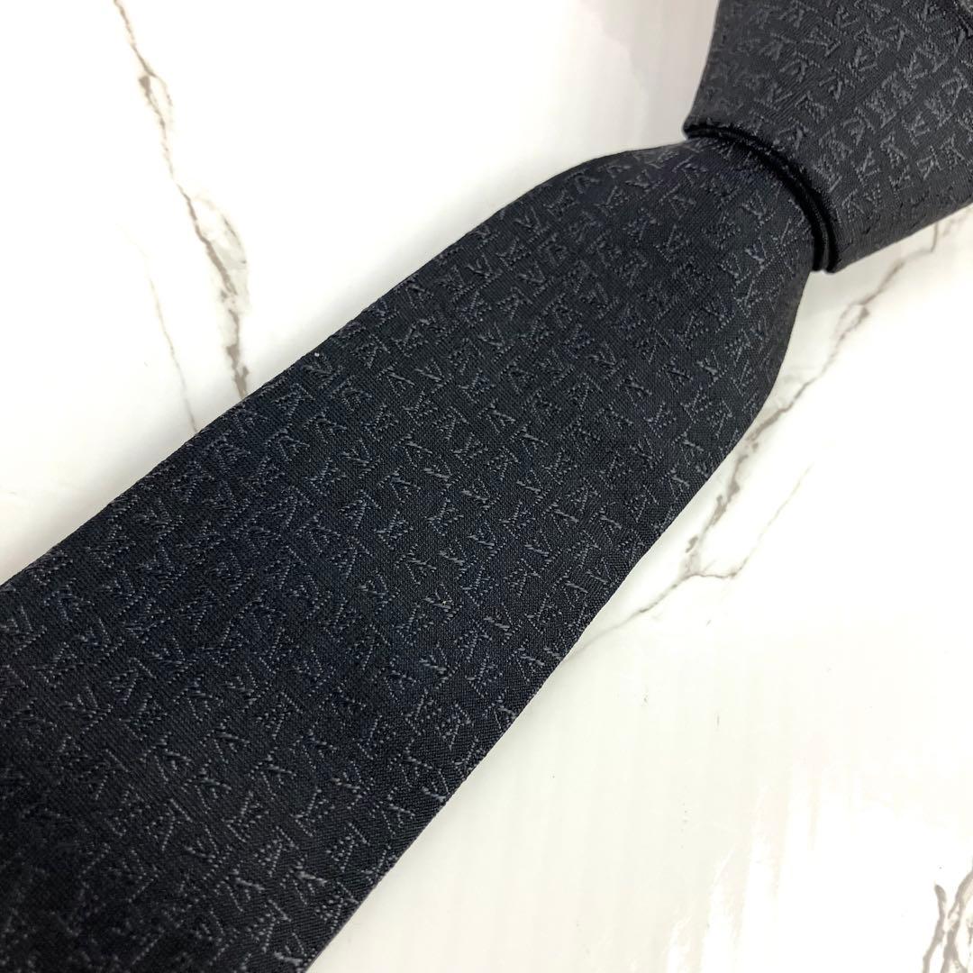 美品　ルイヴィトン　ネクタイ　LVイヴニング　ロゴ総柄　ソリッド　セッテピエゲ