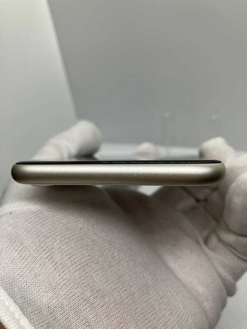 iPhone SE (第3世代) 64GB SIMフリー 美品バッテリー100%