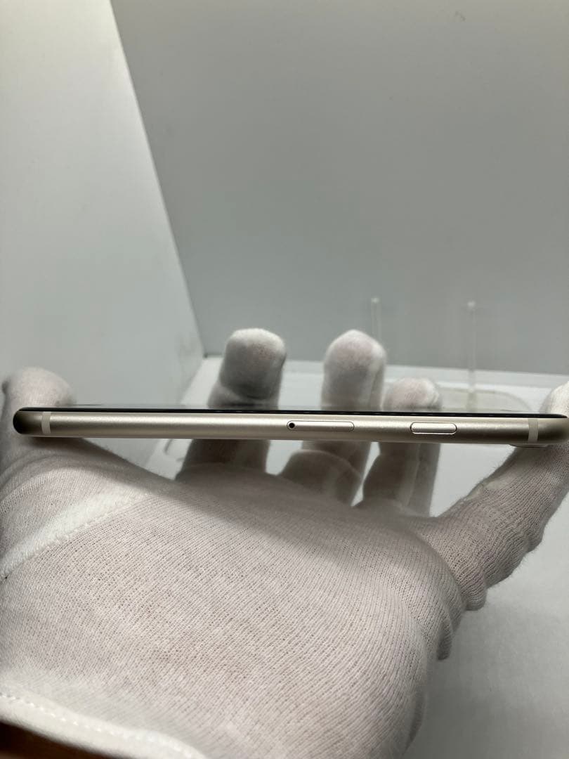 iPhone SE (第3世代) 64GB SIMフリー 美品バッテリー100%