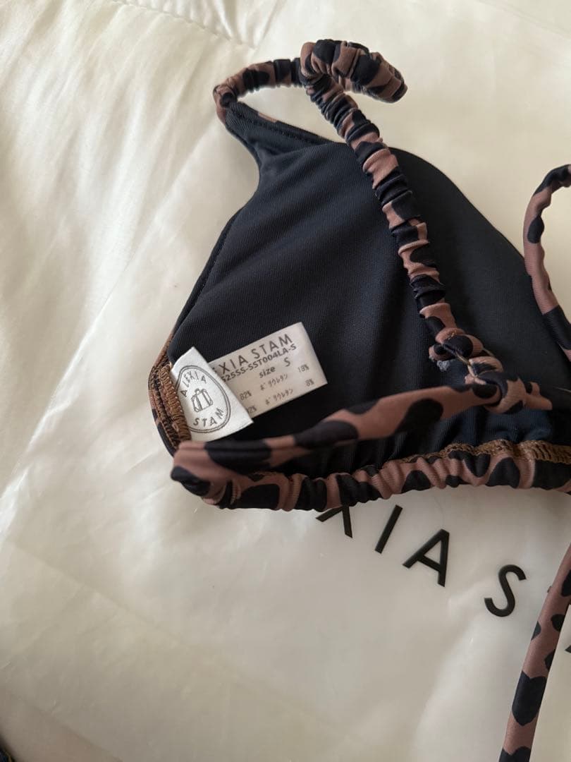 水着・ラッシュガード alexia stam Madeline Love actually