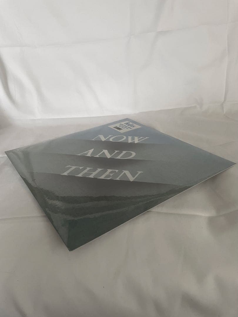 洋楽 THE BEATLES NOW AND THEN RED VINYL 12inc