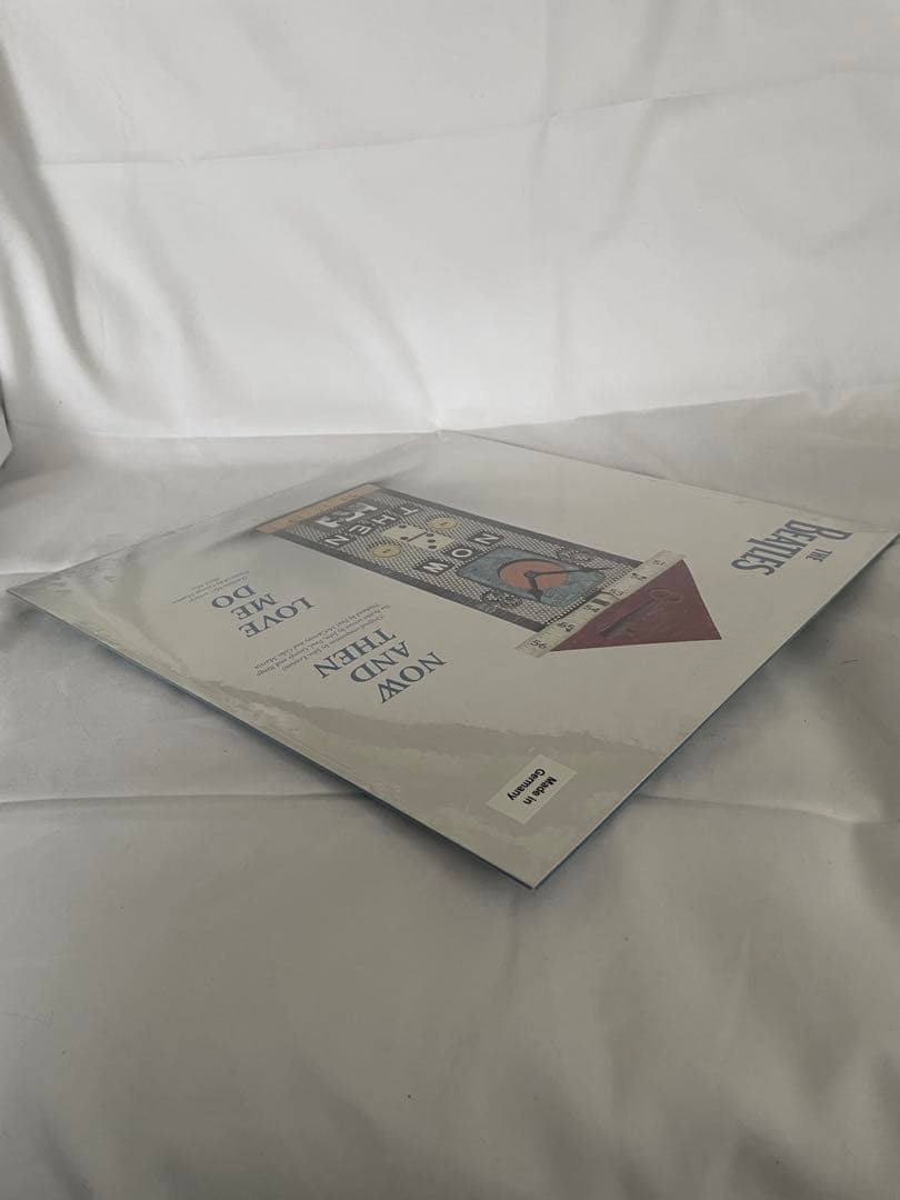 洋楽 THE BEATLES NOW AND THEN RED VINYL 12inc