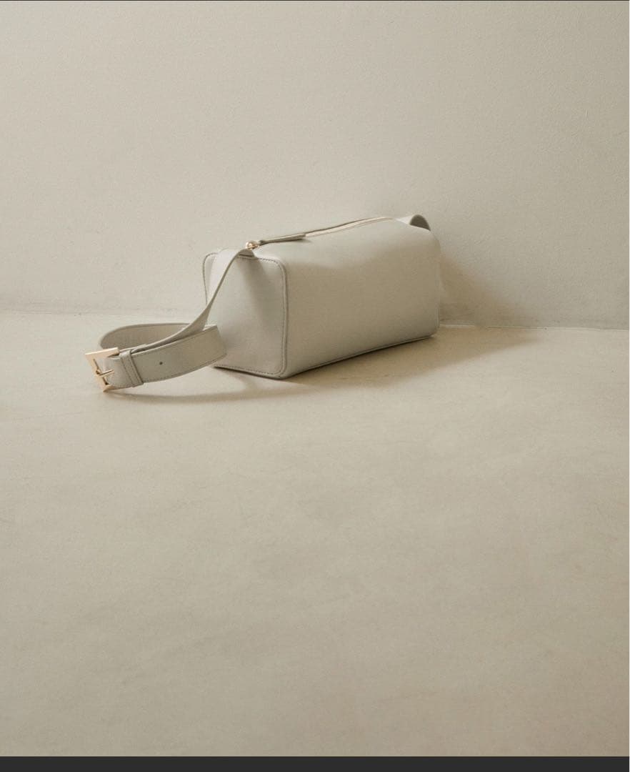 SALON adam et rope' グレーレザーボックスショルダーバッグ