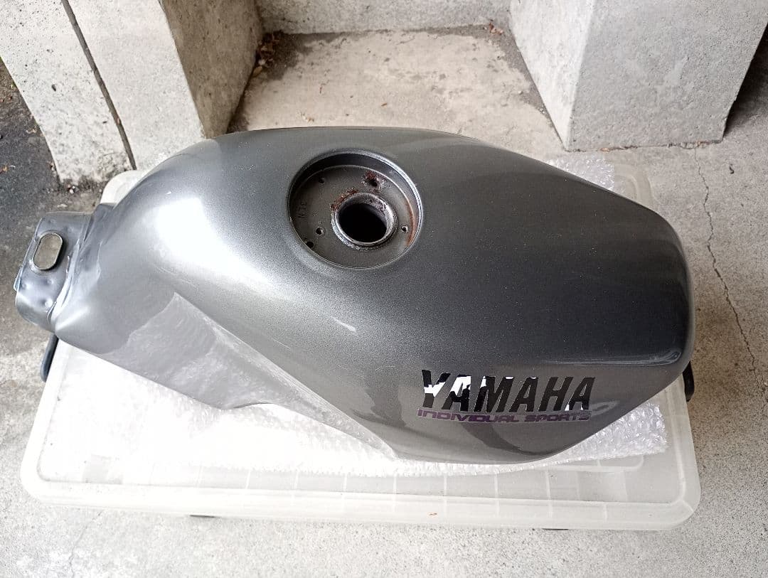 ヤマハ R1-Z 3XC ガソリンタンク フロストシルバー 3型 最終値下