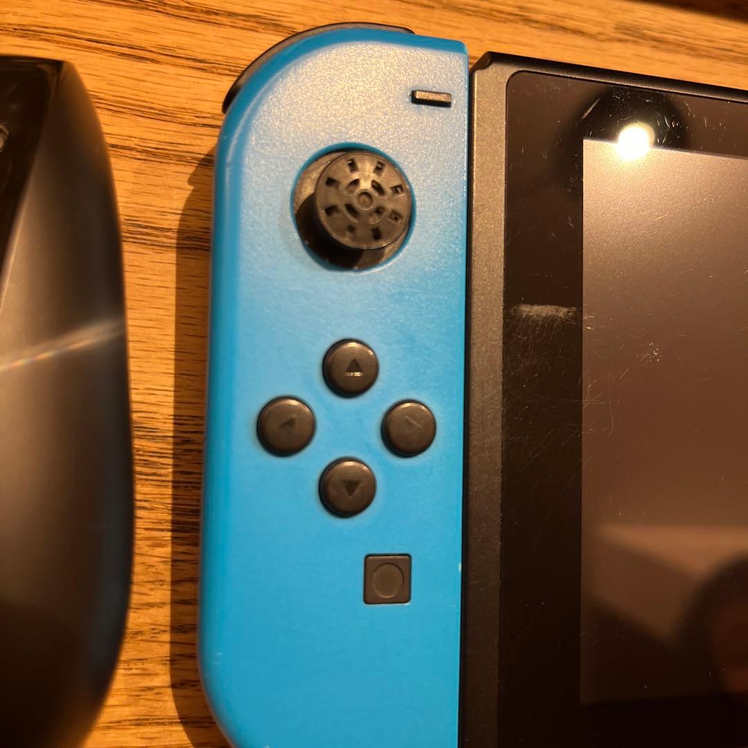 任天堂　Switch 本体　充電器付き
