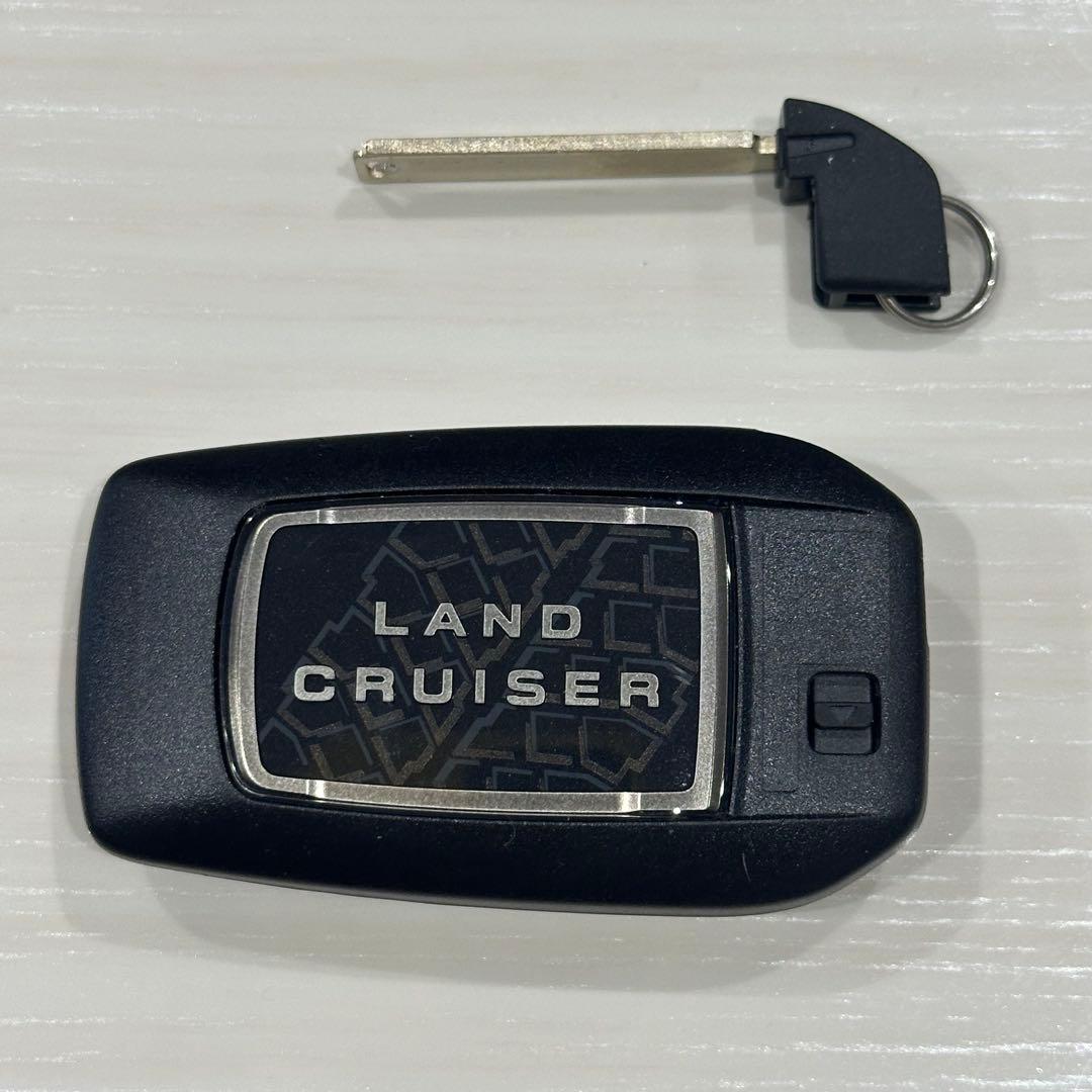 美品　トヨタ　ランクルスマートキー　ランドクルーザー　007-AH0063