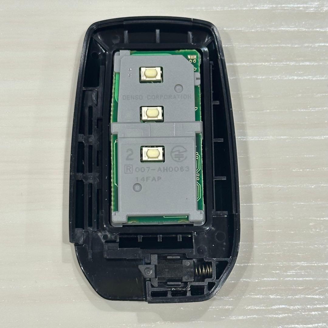 美品　トヨタ　ランクルスマートキー　ランドクルーザー　007-AH0063