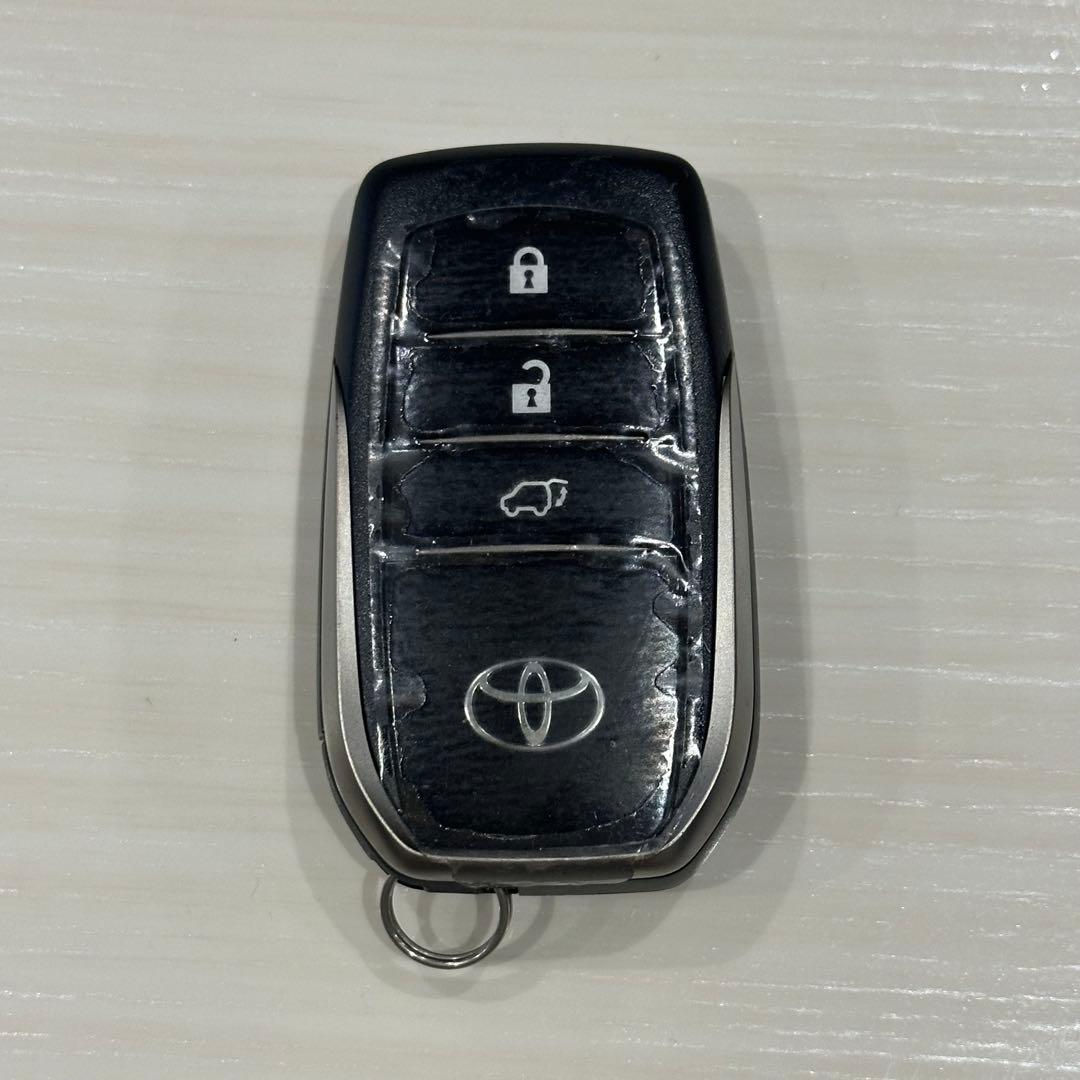 美品　トヨタ　ランクルスマートキー　ランドクルーザー　007-AH0063