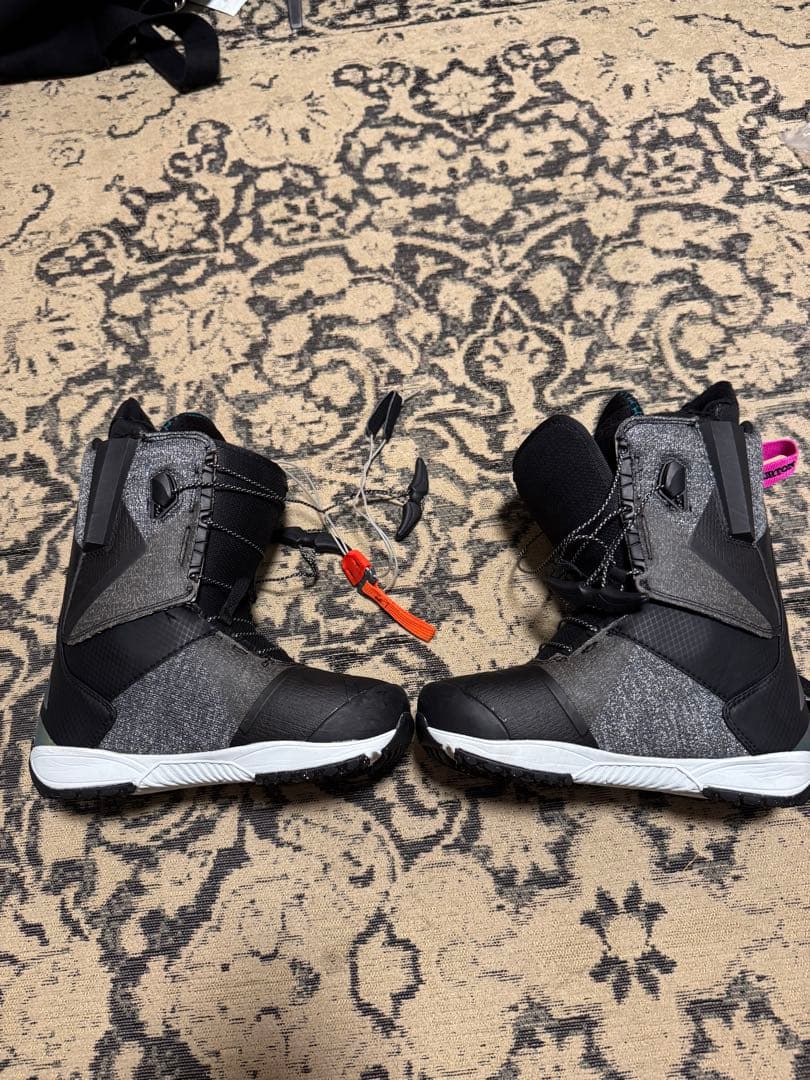 Burton ブーツ　Supreme 22cm