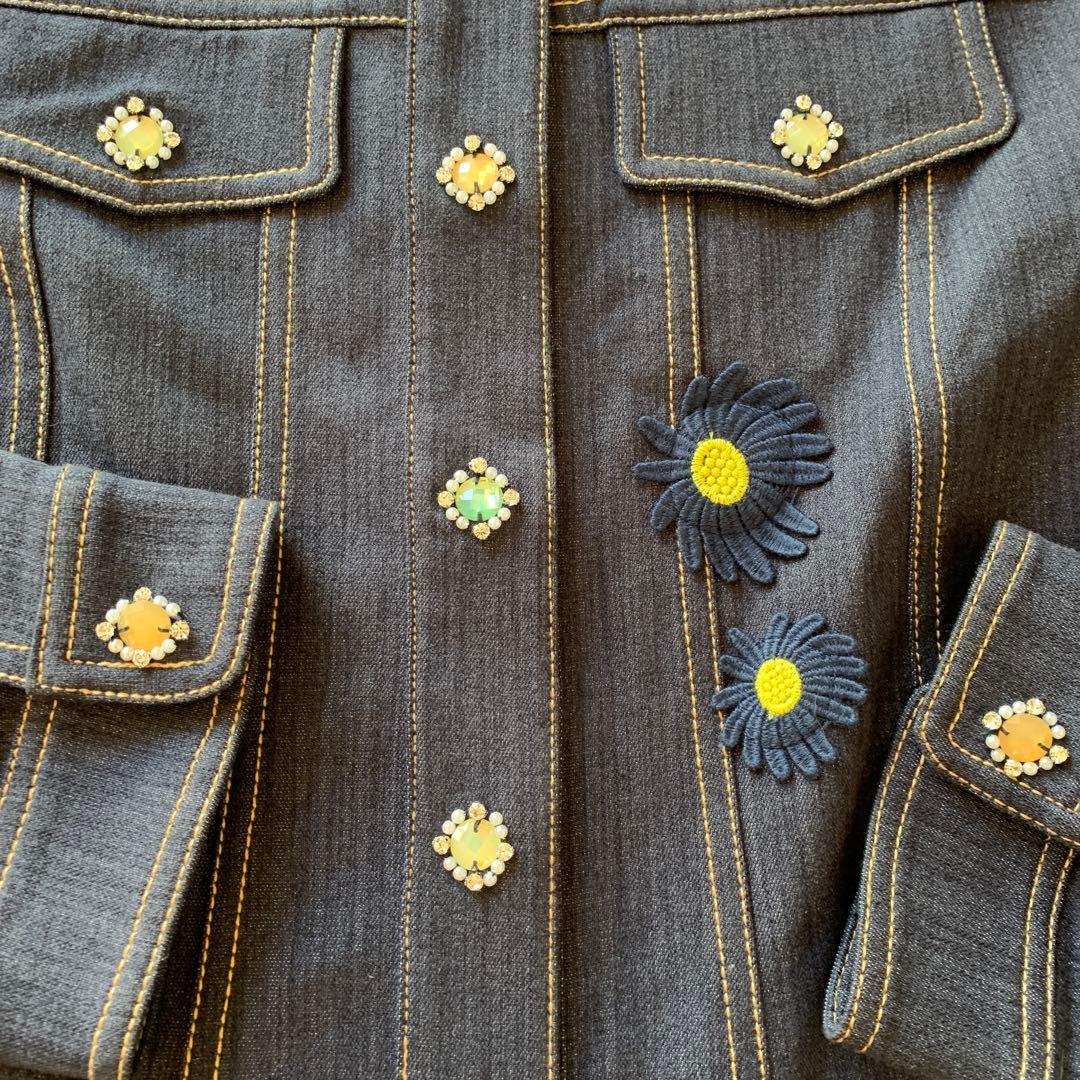 美品✨スーパービューティー デニムジャケット 刺繍 ビジューボタン　ノーカラー