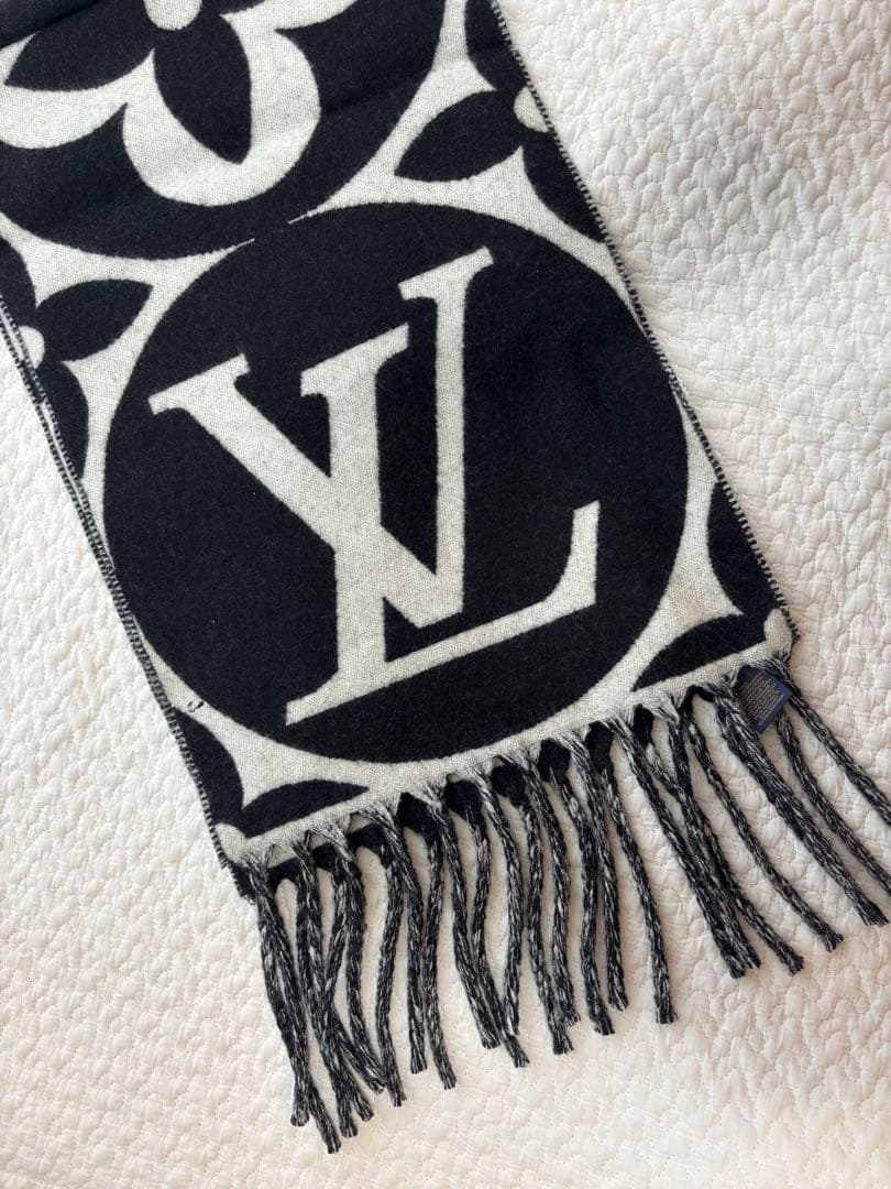 LVマフラー　メダリオン