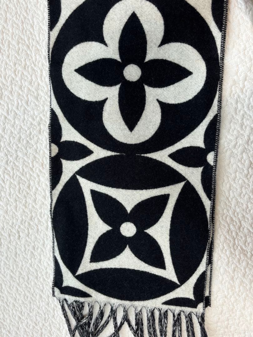 LVマフラー　メダリオン