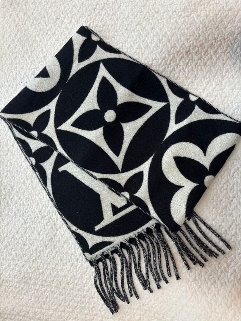 LVマフラー　メダリオン