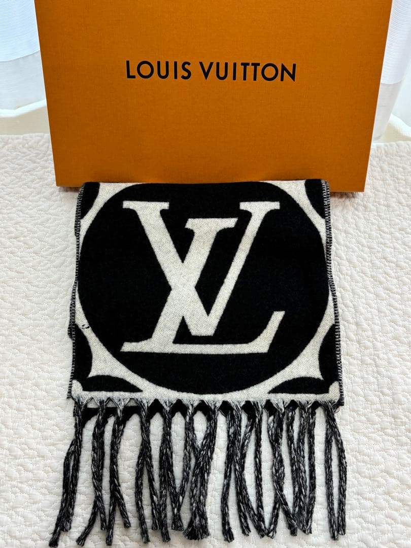 LVマフラー　メダリオン