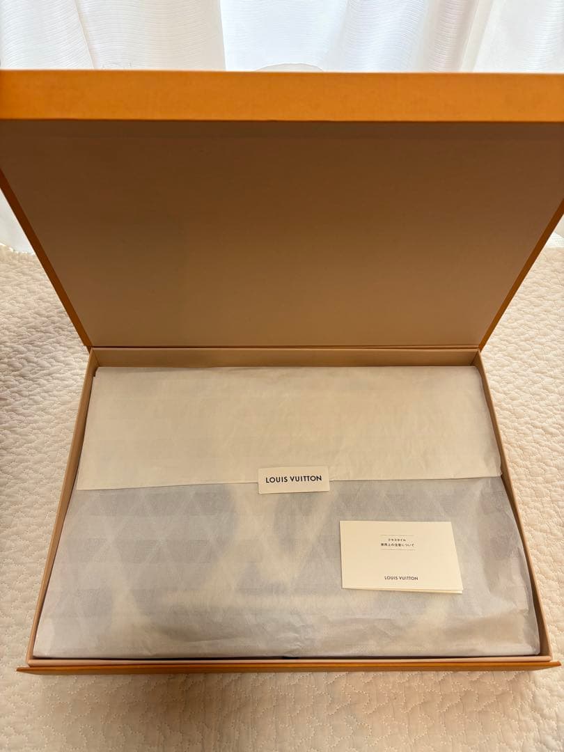 LVマフラー　メダリオン