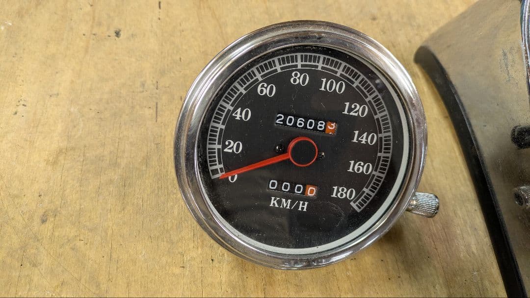 ☆ショベルヘッドパーツT　メーター＆メーターダッシュ（鍵付き）☆