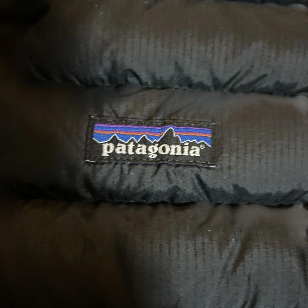 日曜日までの出品です　patagonia ブラックダウンベスト　ダウンセーター