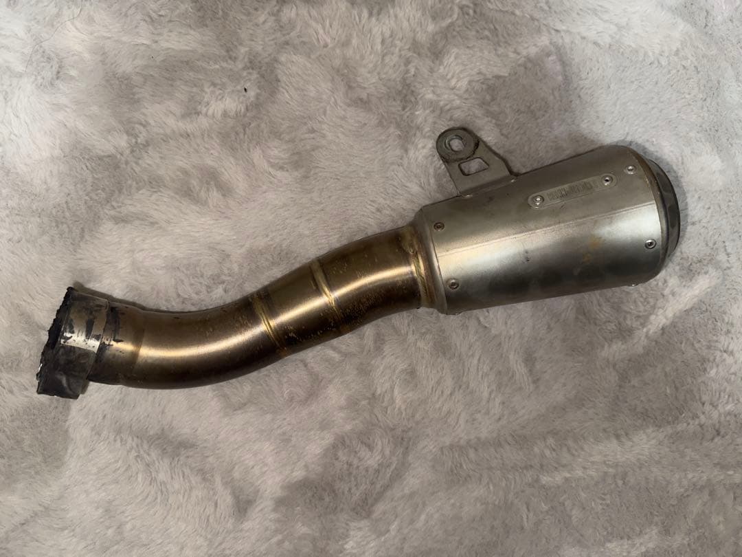 AKRAPOVICスリップオンマフラー