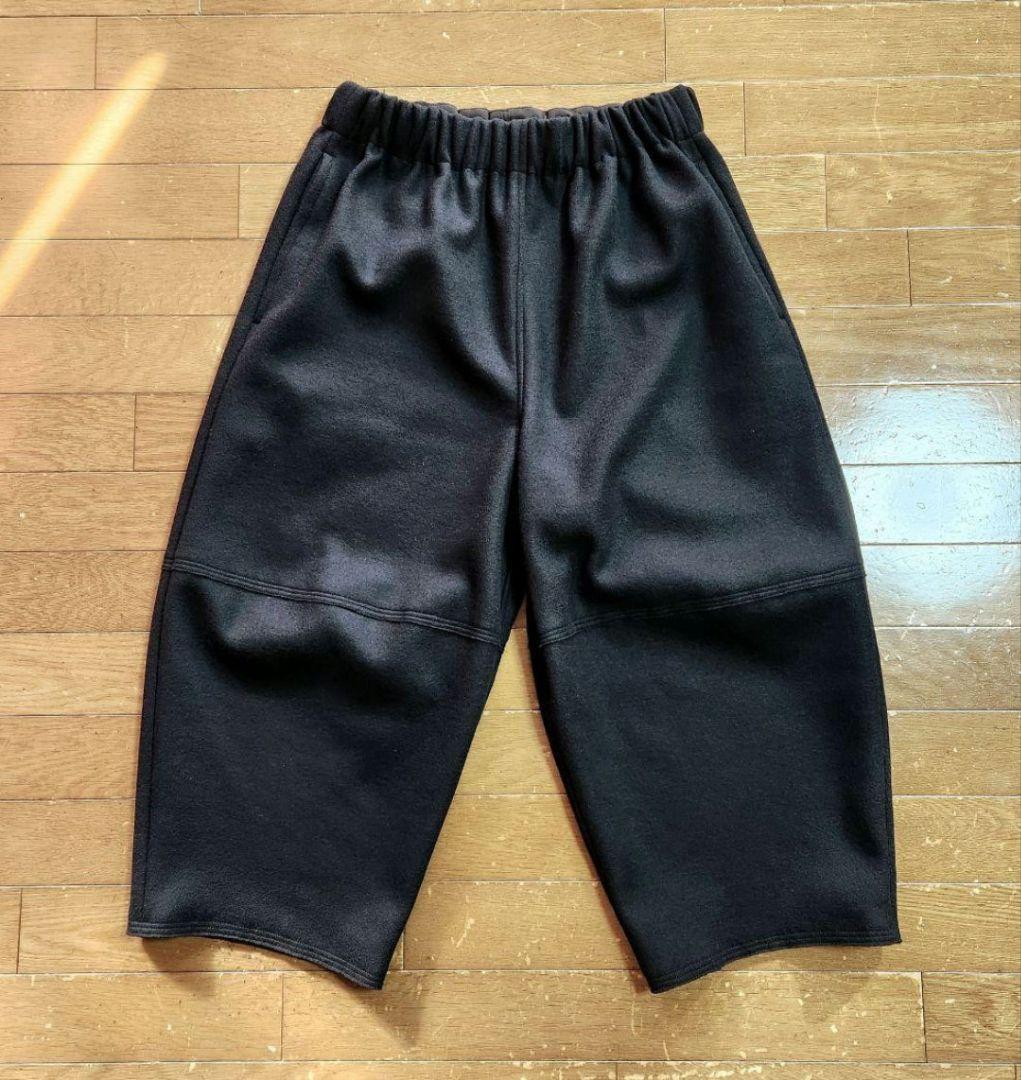 banmariバルーンパンツ　圧縮ウールニット黒