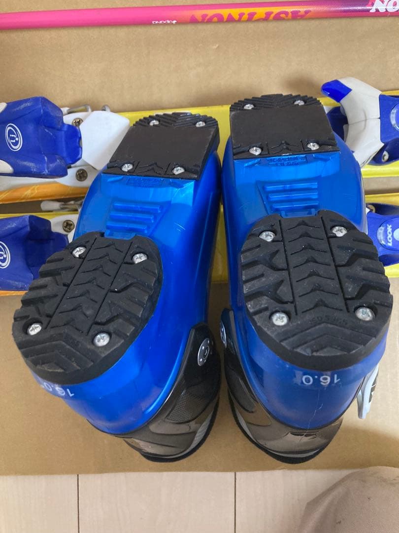 たつKAZAMAキッズ用スキー板90cmブーツ16-17.5cmストック