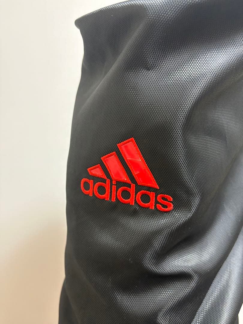 adidas キャディバッグ 赤黒ストライプ