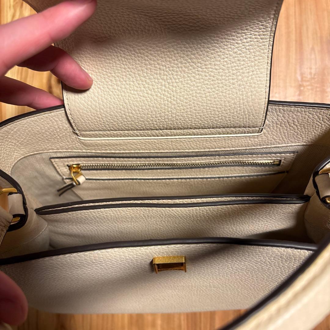Tory Burch ベージュレザー トートバッグ