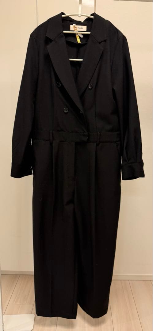 美品 ウィムガゼット THE PAUSE テーラーカラージャンプスーツ ブラック