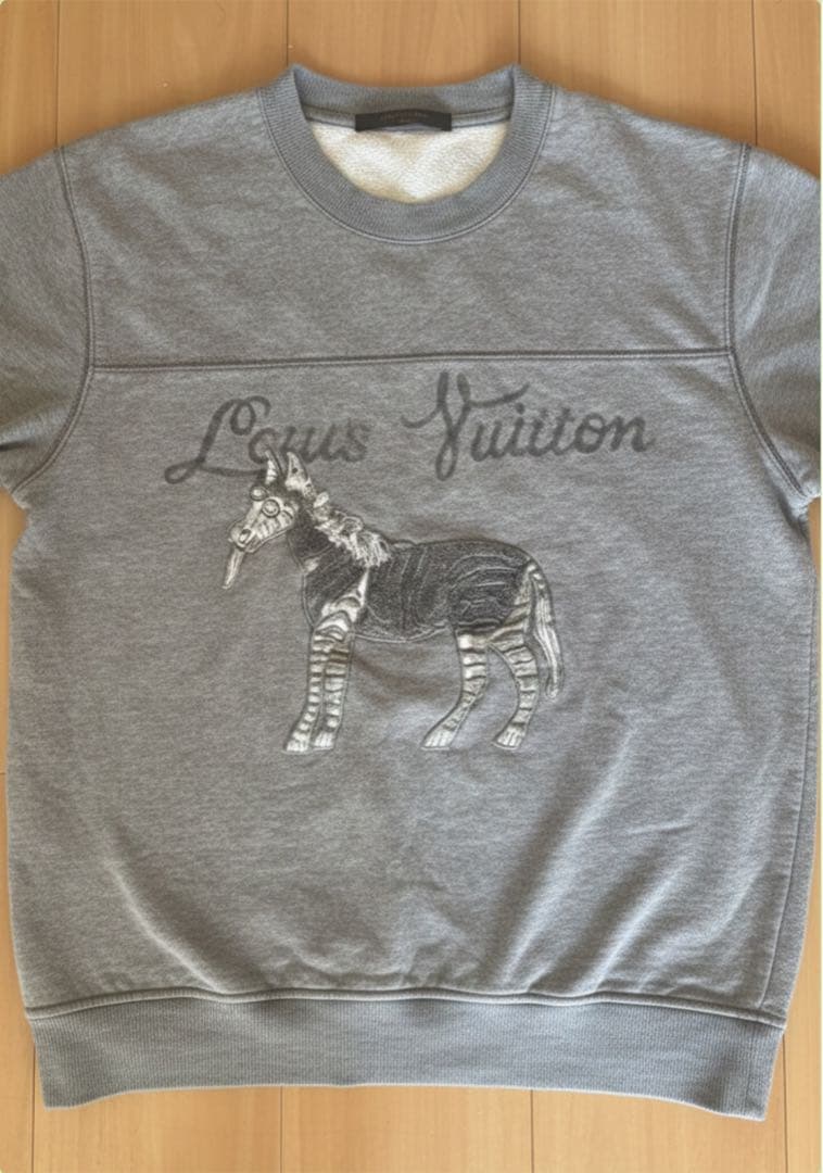 Louis Vuitton ゼブラ刺繍 長袖セーター