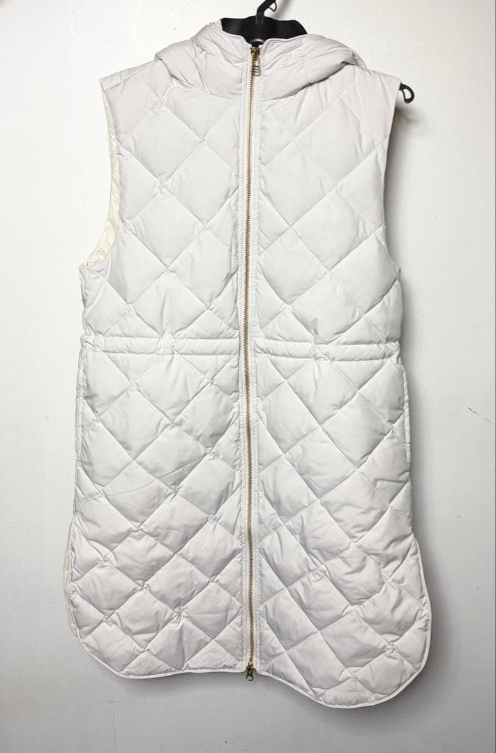 TAION アンフィーロフード付き　ホワイト　キルト　ベストコート　ダブルジップ
