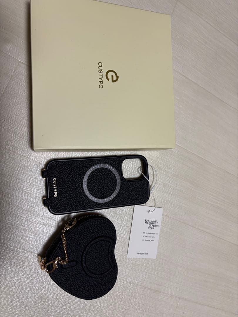 ☆　iPhone16 CUSTYPE ハート型ケースとストラップセット