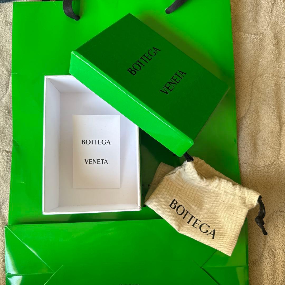 ほぼ未使用　BOTTEGA VENETA ブラック　マネークリップ　マグネット