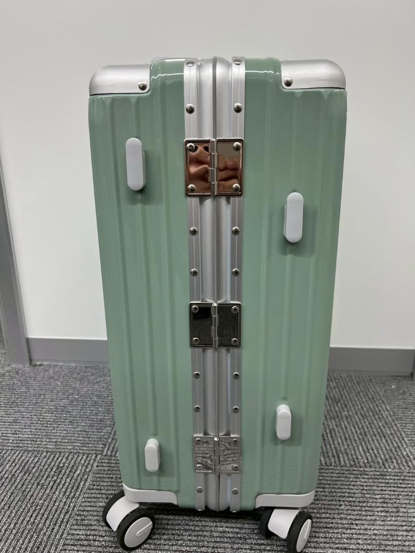 リベティ多機能キャリーケース【エナメルカーキSサイズ】A4