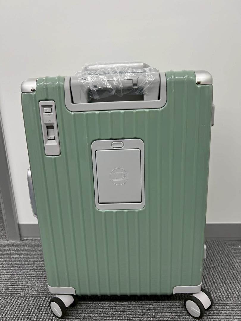 リベティ多機能キャリーケース【エナメルカーキSサイズ】A4