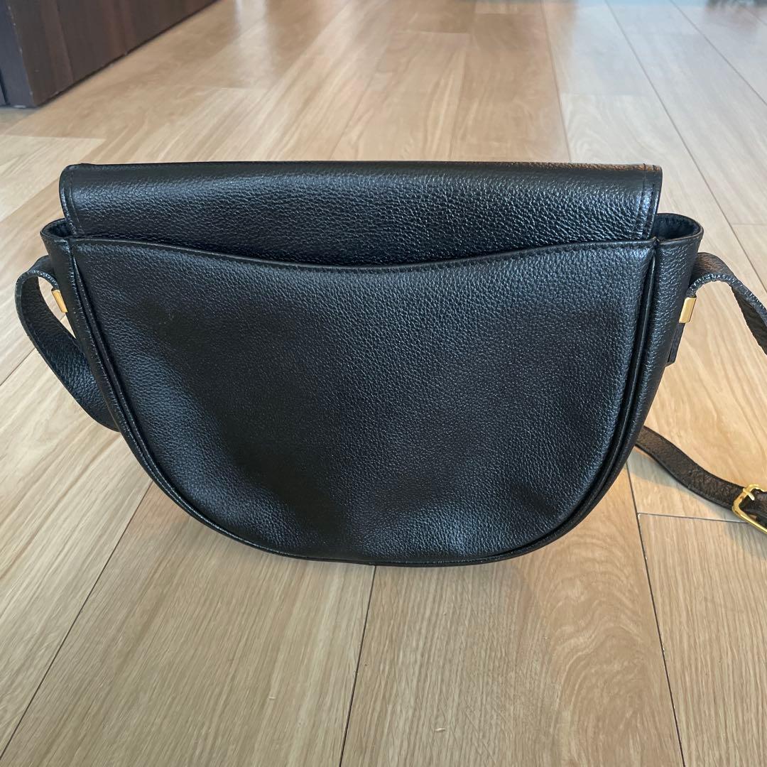 Yves Saint Laurent ブラックショルダーバッグ