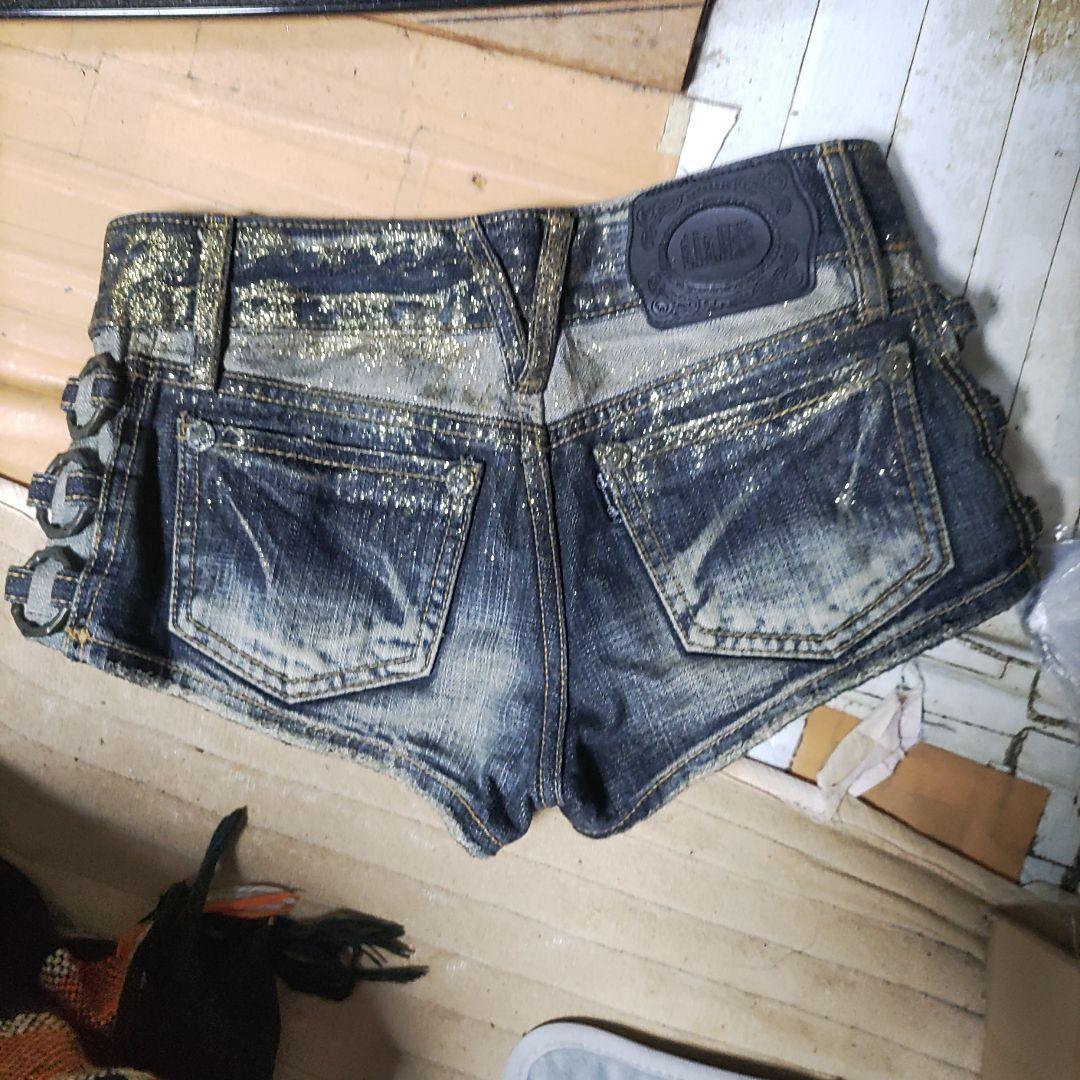 ダメージ加工 星柄 ダークブルーショートパンツ　23インチ