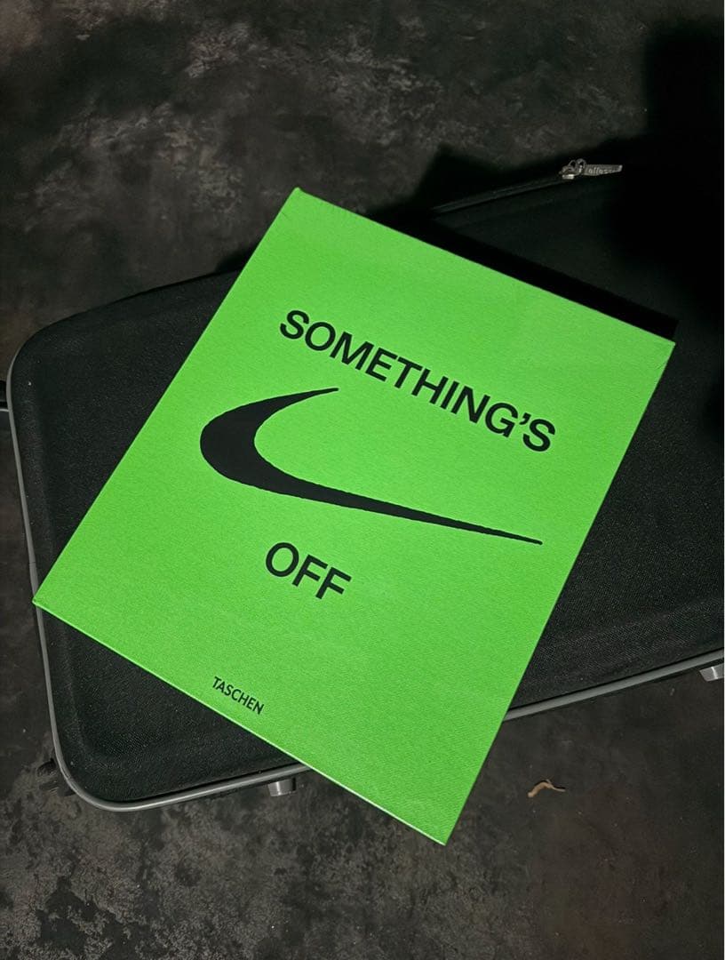 アート・デザイン・音楽 SOMETHING'S OFF Virgil Abloh