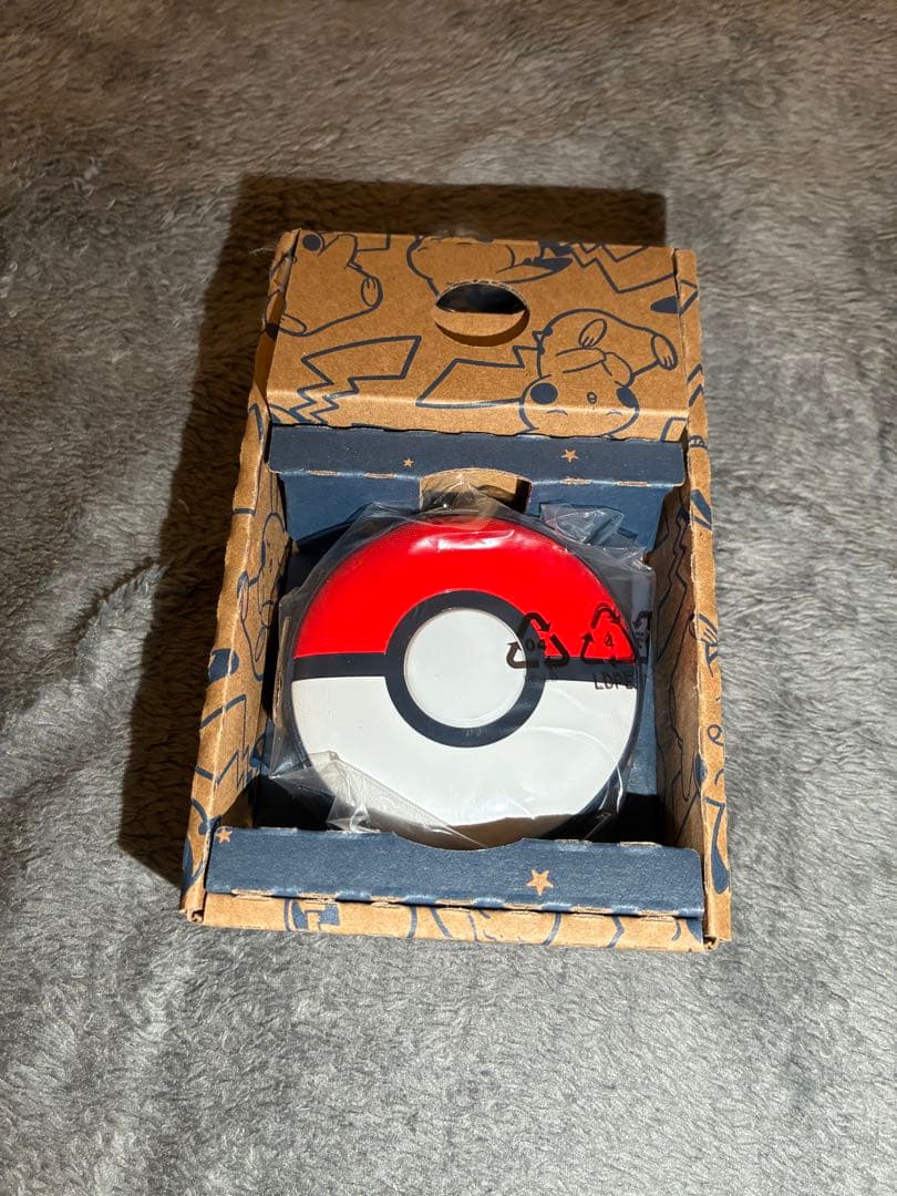 Pokemon GO Plus ポケモンボールデザイン