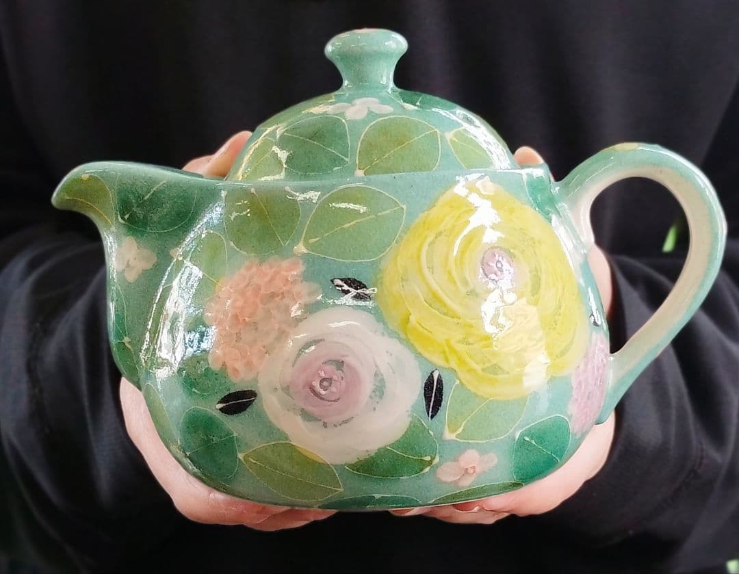 【値下げ中】工房ゆずりは　緑彩ローズ　丸ポット　贈り物　ティータイム