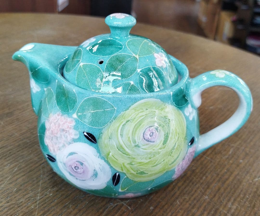 【値下げ中】工房ゆずりは　緑彩ローズ　丸ポット　贈り物　ティータイム