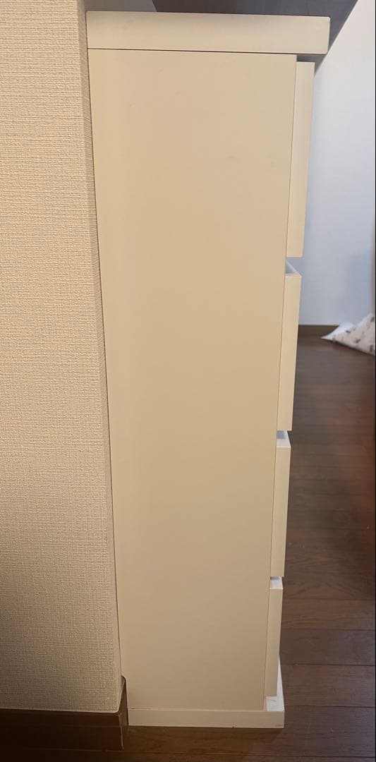 収納物の見やすい ガラス戸カウンター下収納①