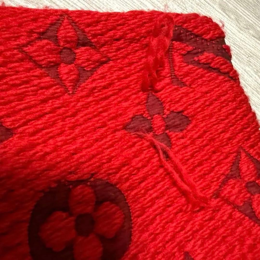 LOUIS VUITTONモノグラムエシャルプロゴマニアシルクレッド