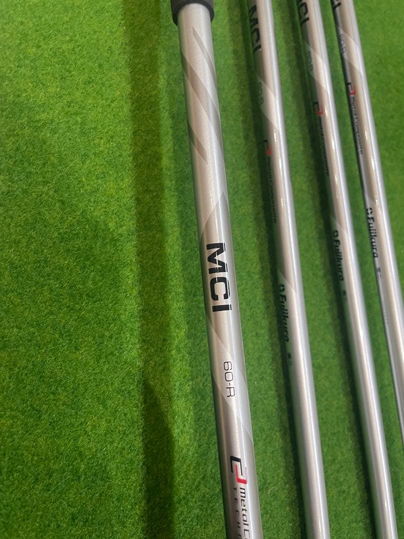 ロマロ　RAY V アイアンセット MCI 60R 7からPW 4本セット