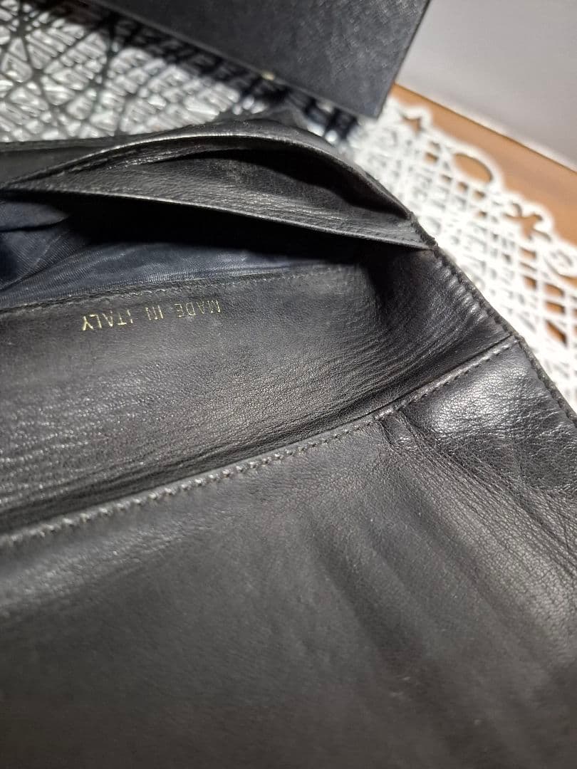 限定セール‼️CHANELココマーク　キャビアスキン 　三つ折り財布　斜め掛け