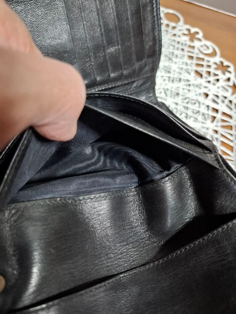 限定セール‼️CHANELココマーク　キャビアスキン 　三つ折り財布　斜め掛け